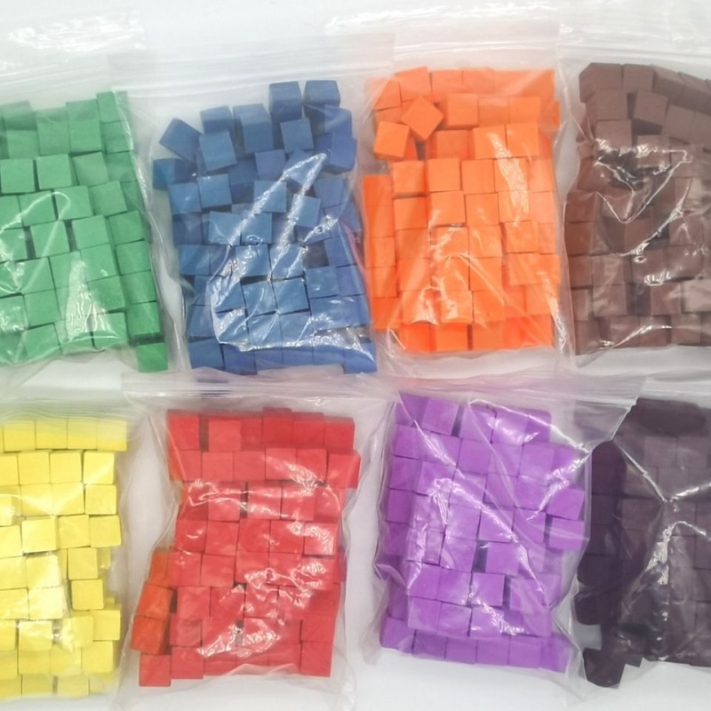 Board Game Economy - 100 Adet/grup 10mm Ahşap Küpler Renkli